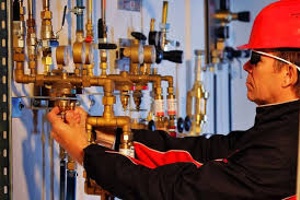 Fontanero para mantenimiento de la red de abastecimiento y saneamiento