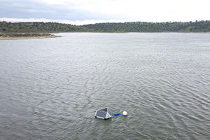 EMPROACSA instala seis equipos de ultrasonidos para mejorar la calidad del agua del embalse de La Colada