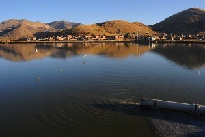 Diagnostican los sistemas de tratamiento de aguas residuales en 46 localidades del entorno del lago Titicaca en Perú-Bolivia