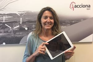Ganadora del iPad sorteado por Hach® durante las Jornadas de AEAS