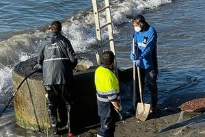 Acosol repara en tiempo récord un grave atasco en  la red de saneamiento integral de Estepona