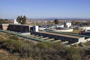 La alcaldesa de Cáceres muestra su satisfacción por la licitación por 500.000 € del anteproyecto de la nueva depuradora