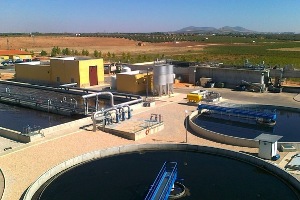 El Ayuntamiento de Valdepeñas logra reducir en un 50 % la contaminación de las aguas residuales industriales
