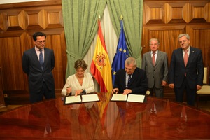 García Tejerina firma un Convenio para apoyar el empleo de los Ingenieros de Caminos, Canales y Puertos