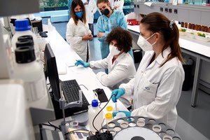 Global Omnium pone en marcha un pionero Laboratorio multiplica por cuatro su capacidad en la lucha contra el  COVID 19