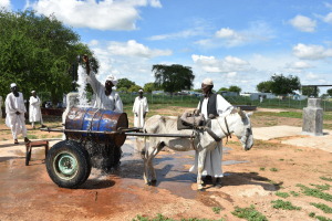 El cierre del estrecho de Ormuz dispara los precios del agua en Sud&aacute;n