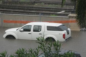 Un estudio del IIAMA determina el riesgo que tienen los veh&iacute;culos de ser arrastrados durante inundaciones