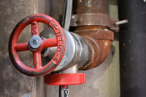La Cátedra Aguas de Valencia desarrolla un modelo que minimiza el impacto en los sistemas de conducción de la red hidráulica