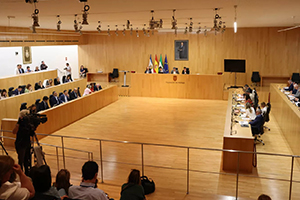 Diputación de Málaga aprueba por unanimidad exigir al Gobierno que ejecute la desaladora de la Axarquía