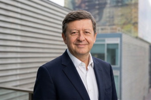 Jaime G&oacute;mez  responsable de hidrolog&iacute;a del IIAMA recibe la Medalla InterPore a la Trayectoria Profesional