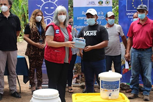 Equipos de protección contra la COVID-19 y recursos para potabilización de agua en El Salvador