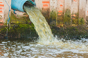 Día Mundial de la Tierra: El tratamiento de aguas residuales es clave para abordar el desafío del plástico en Latinoamérica