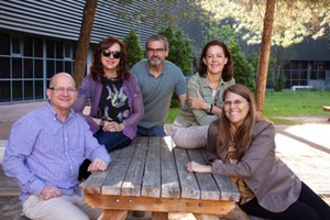 Un innovador catalizador de origen mineral elimina contaminantes emergentes y bacterias en el río Guadaíra en Sevilla
