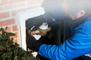 Revisión de contadores de agua para el control del consumo y detección de averías