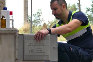 El CAT incorpora pulseras inteligentes para proteger a sus operarios de los golpes de calor
