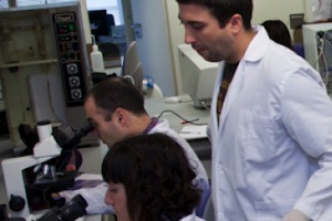 El Aula de Bioindicación Gonzalo Cuesta firma un convenio de colaboración con el Colegio Profesional de Ciencias Ambientales de la Comunitat Valenciana en materia de formación