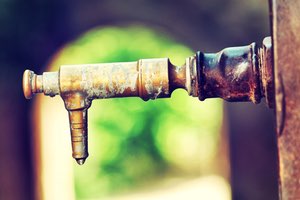 La adecuación de las tarifas al valor real del agua es básica para el mantenimiento de la red de suministro