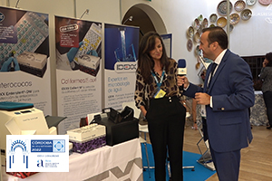 Paloma Pascual de IDEXX Spain nos recibe en su stand del Salón Tecnológico del Agua