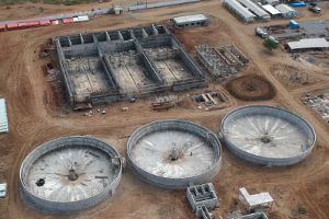 El sistema de tratamiento de aguas residuales de Santa Cruz do Capibaribe en Brasil presenta un grado de avance del 90%