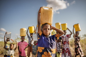 DMA 2026: Las mujeres y las ni&ntilde;as soportan la carga de la crisis mundial del agua