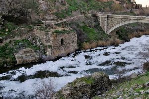 Aclaraciones sobre las espumas del Tajo a su paso por Toledo