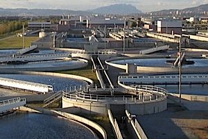 El acuerdo entre la ACA y el AMB asegurará la regeneración de agua en el Baix Llobregat de Barcelona