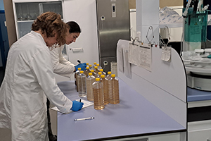 El Laboratorio de Aguas de la CH del Duero analiza cerca de 1.200 muestras en el último año