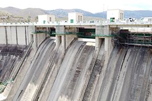 La CH del Júcar modifica las compuertas de la presa de Beniarrés para mejorar la seguridad ante avenidas