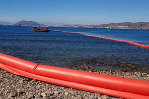 Desarrollado con éxito un simulacro de lucha contra la contaminación marina accidental en la mar