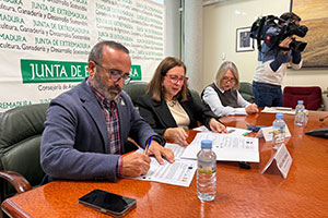 Firmado el convenio para resolver problemas de abastecimiento en Cabezuela del Valle y Pasarón de la Vera