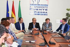 La Junta de Andalucía aborda los problemas de abastecimiento de agua de los municipios del norte de Málaga