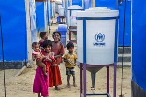 La innovación, las tecnologías verdes y la energía solar proporcionan agua potable a los refugiados rohingya en Bangladesh