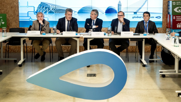 Valencia reconoce el apoyo del ejercito del agua tras la riada de 2024