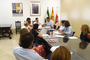 Almería aprueba el convenio que permite a los regantes el uso de agua desalada para cultivos