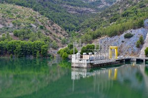 Expertos reclaman que se avance en la legislación  sobre el uso del agua en el sector energético