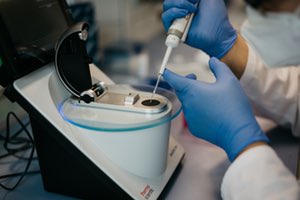 LTL presenta su laboratorio de estudios genómicos