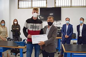 La Escuela de Formación FACSA premia a los mejores alumnos del Grado Medio en mantenimiento de redes y estaciones de tratamiento