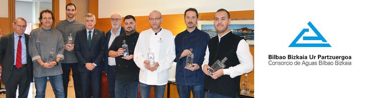 El Consorcio de Aguas Bilbao Bizkaia promueve el consumo de agua del grifo en locales hosteleros