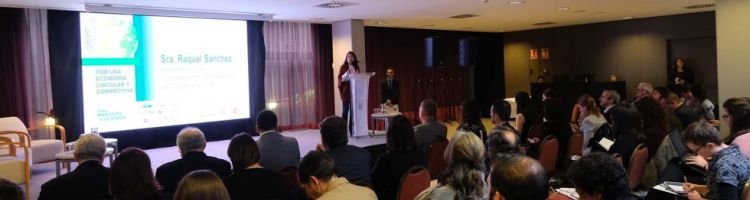 Un centenar de personas y organizaciones se reúnen en Gavá “Por una economía circular y competitiva”