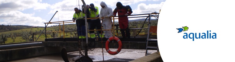 Aqualia recurre a buzos especializados para realizar obras de reparación en dos depuradoras de la provincia de Badajoz