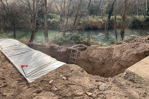 Manresa instala rejas y mallas de retención para evitar que sus residuos sólidos acaben en el río Cardener