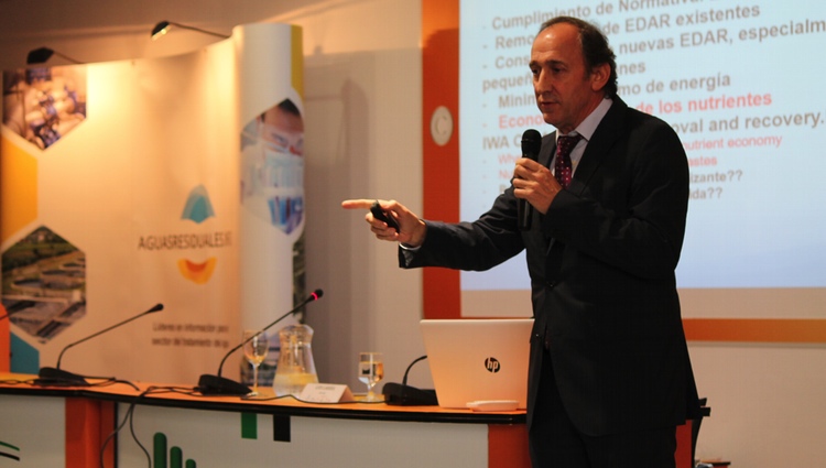 Charlamos con Luis Larrea sobre procesos biológicos avanzados para la eliminación de nutrientes en EDAR