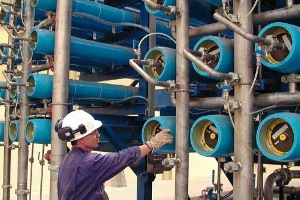Prefactibilidad Técnica y Económica de una Planta Desaladora de Agua Marina para la Minería